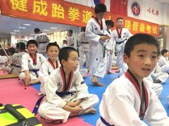 -健成运动中心·体适能跆拳道少儿格斗体考跳绳