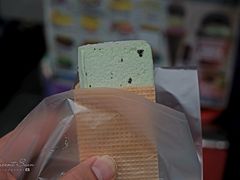 -詹爷爷乌节路街头冰淇淋