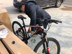 -道路口单车爱瓦士dahon大行