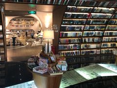 -钟书阁(珍园店)