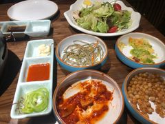 -明洞阿姨·韩式酱蟹烤肉·创意料理(三元桥店)