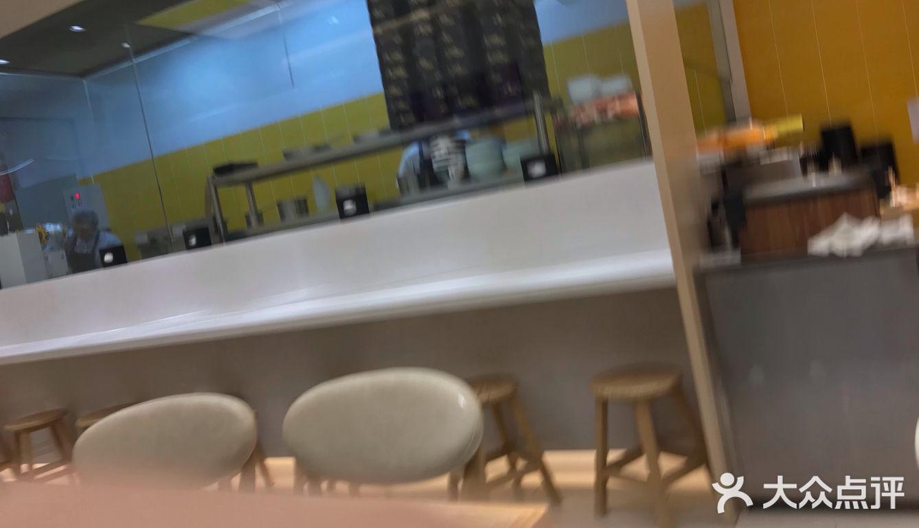 凯丹广场看到的孩子要吃，本来要了27的套餐