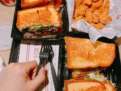 -The Habit Burger Grill 哈比特汉堡(复兴soho店)