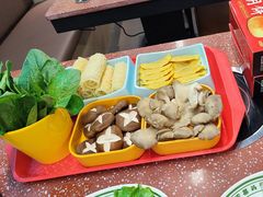 -四囍码头海鲜烧烤自助火锅(外滩南京东路悦荟广场店)