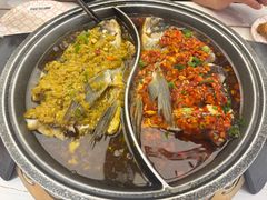 -阿瓦山寨·湘菜现炒·剁椒鱼头王(咸阳总店)