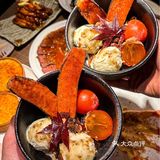 不论是深夜小酌还是朋友聚餐，这里都是绝佳选择