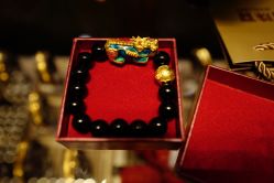 -六福珠寶(苏州人民商场店)