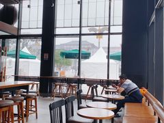 -星巴克(西安曲江银泰店)