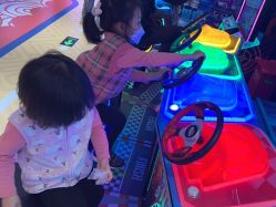 -Qmiss家庭娱乐中心(恒隆广场店)