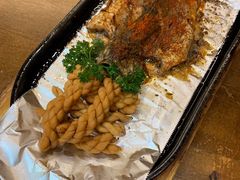 东镇给力烤鱼-老东镇啤酒屋海鲜加工·蒸汽海鲜·海鲜烧烤(台东店)