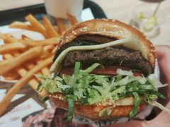 -The Habit Burger Grill 哈比特汉堡(复兴soho店)