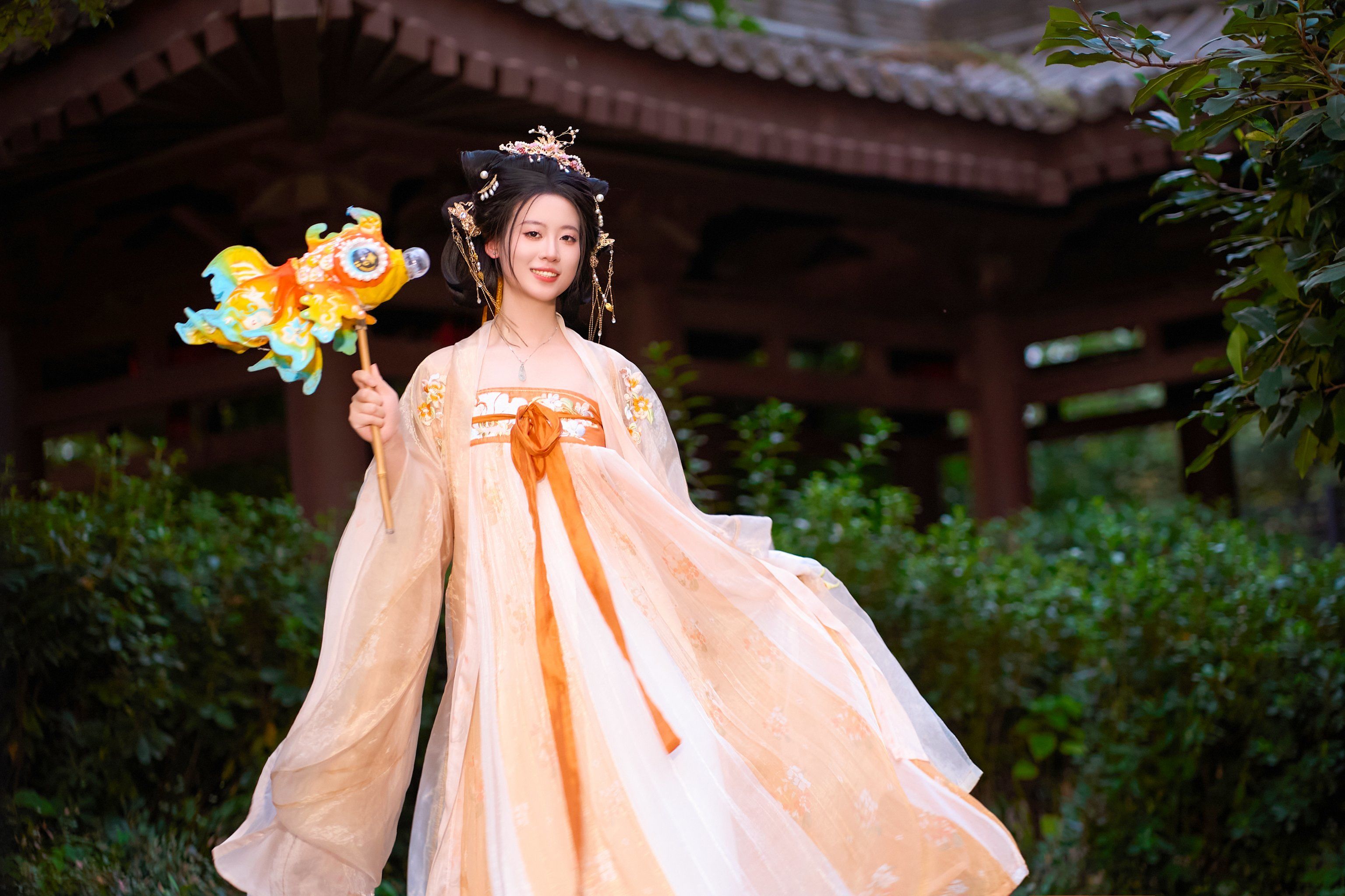 汉服美女雨后初霁