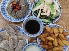 老北京炸灌肠-门框胡同百年卤煮(新街口店)