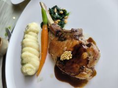 -炙公馆扒房· 武汉卓尔万豪酒店