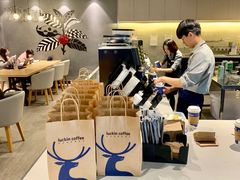 -瑞幸咖啡(新世界中心店)
