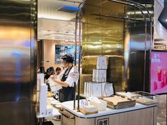 -奈雪的茶(湖滨银泰in77C区PRO店)