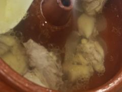 原汁男搂妹汽锅鸡-蝴蝶泉宾馆-中餐厅
