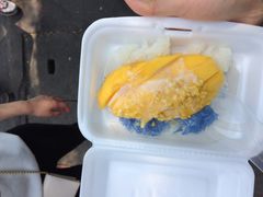 -芒果糯米饭摊子