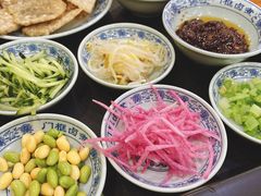 老北京炸酱面-门框胡同百年卤煮(新街口店)