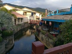 -亚龙湾亚泰商业街