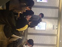 等位区-满记甜品(荟聚购物中心店)