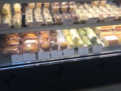 -红宝石·鲜奶小方·海派西点房(丰庄店)