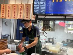 -呷佬·长沙手工米粉(金沙江路店)