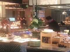 自助取餐区-金海湾自助餐厅(金陵饭店)