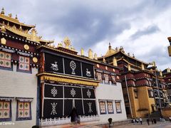 -噶丹松赞林寺