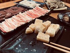 -果松木炭酸菜铜火锅·外婆参鸡汤