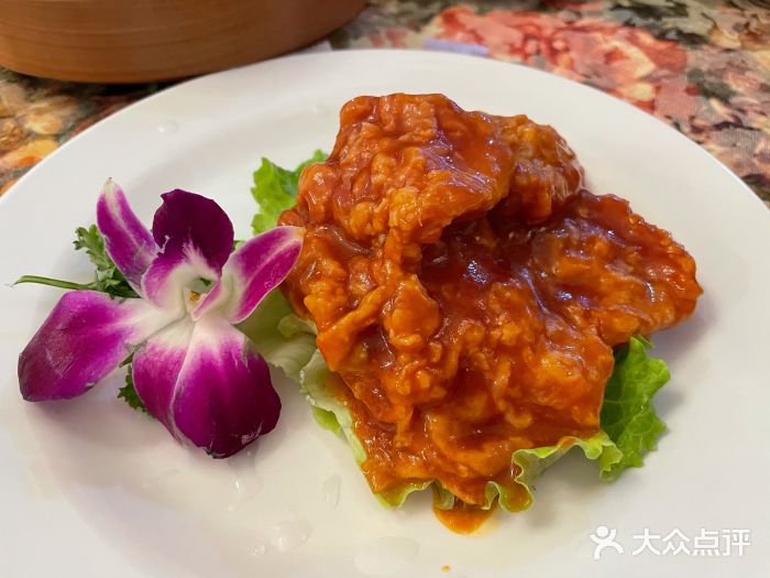 鲁斯兰餐厅俄罗斯冷酸鱼图片