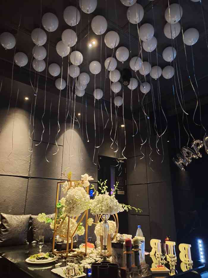 mago music party club-"不错,自助餐味道也还可以,挺划算的.