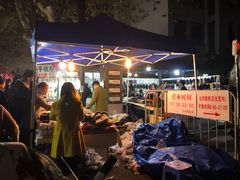 -吴山路夜市