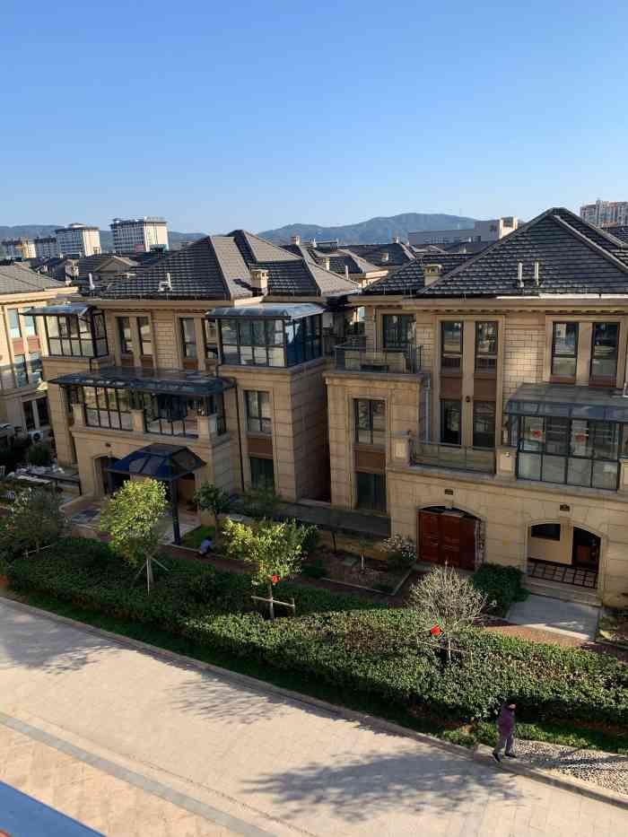 东方俊园-"东方俊园位于东一路与东三环交叉口处,这家.