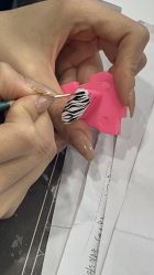 -小乐化妆美甲半永久培训学校