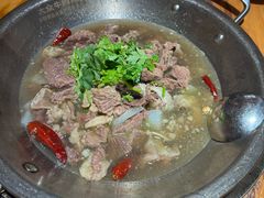 -大众跷脚牛肉馆·非遗传承单位(峨眉山店)