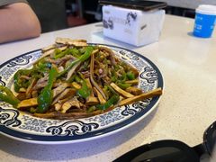 青椒干子炒肉丝-南京点赞小馆