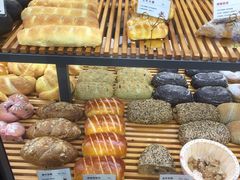 -焙丽拾光(麦凯乐直营店)