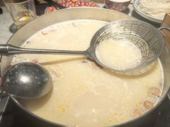 -尚尚仙·酸汤猪手·猪肚鸡火锅(华联万柳购物中心店)