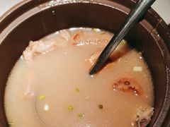 洪湖藕汤-小凤庭·地道湖北菜武昌鱼·藕汤(38年黄鹤楼店)