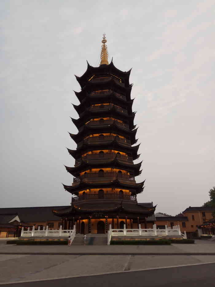 看介绍是原名慈云庵,始建于明代."-大众点评移动版