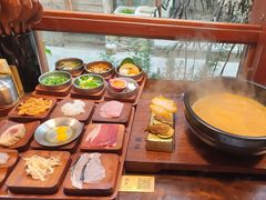 -银米·云南传统过桥米线(双廊黑金冠店)