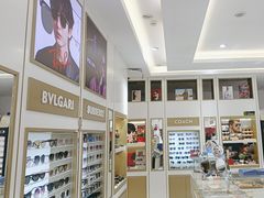 -美式眼镜·授权蔡司.依视路.尼康.豪雅.明月(人民广场店)