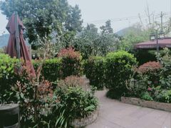 -楠柏弯休闲山庄(梨花溪店)
