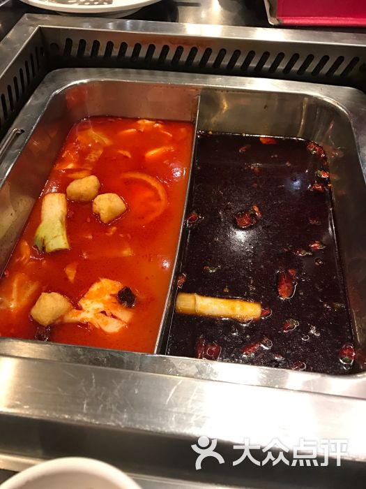 上上谦串串香火锅(虹口龙之梦店)锅中锅特色锅底图片 - 第15025张