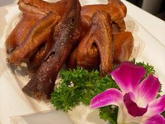 爆汁脆皮乳鸽-虾饺妹·酒家(金碧店)