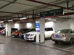 -沃尔玛购物广场（白丽生活广场店）-停车场