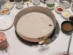 -洪氏嗨捞·广东猪肚鸡·椰子鸡火锅(西咸万象城店)