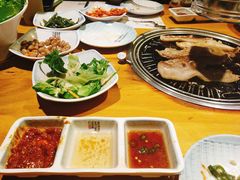 -唯成•韩国炭火烤肉 유성고기