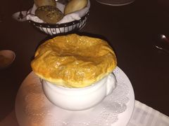 酥皮奶油蘑菇汤-卡本妮法餐厅·北京和平宾馆